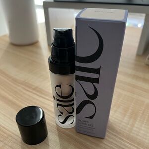 SAIE GLOWY SUPER GEL
MULTIPURPOSE ILLUMINATOR - STARGLOW